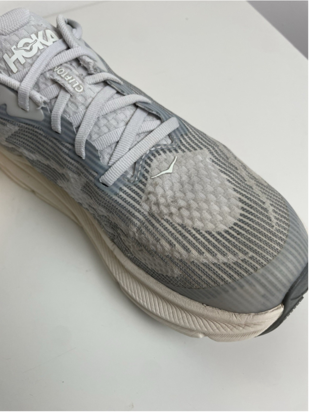 Hoka Clifton 9 Youth Kids Size 6MD Fits Women’s 7.5-8 Grey Silver Running Shoes - Picture 8 of 11